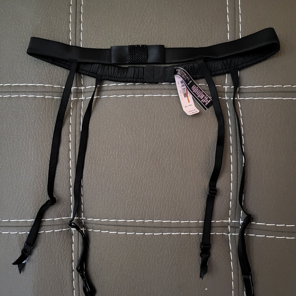 Victorias secret garter belt size m/l